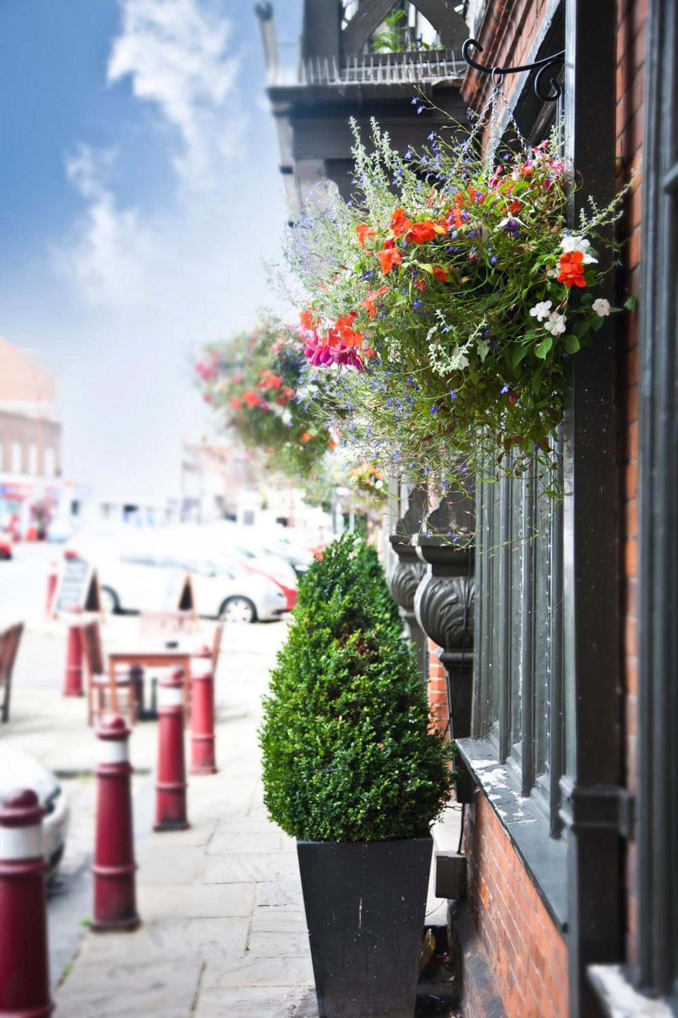 Crown Hotel Chertsey Esterno foto
