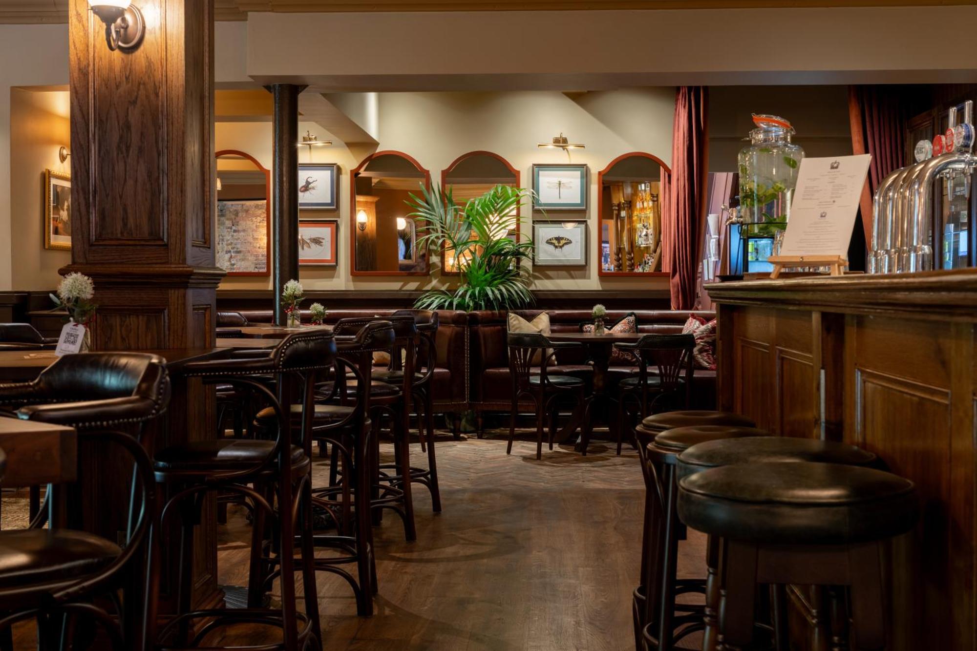 Crown Hotel Chertsey Esterno foto