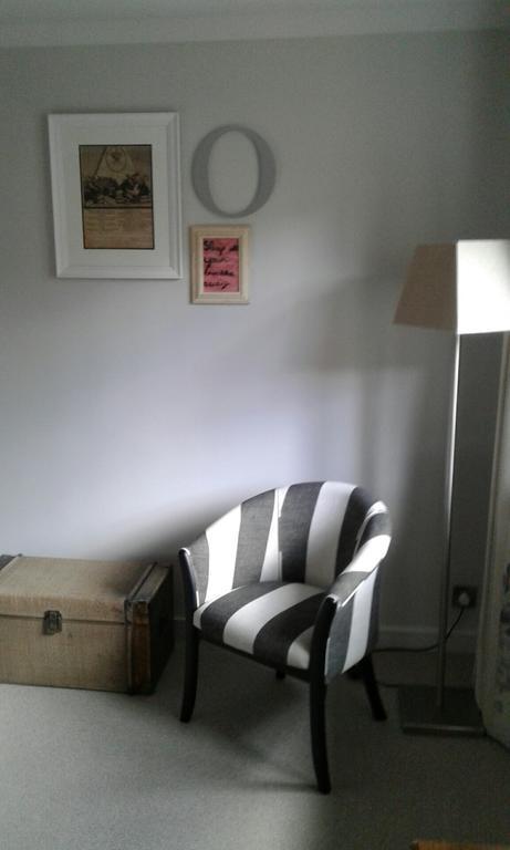 Crown Hotel Chertsey Esterno foto